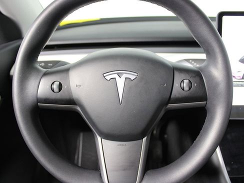 Used 2021 Tesla Model Y Long Range AWD/4WD image 13
