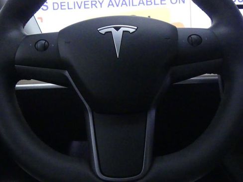 Used 2024 Tesla Model Y Performance image 16