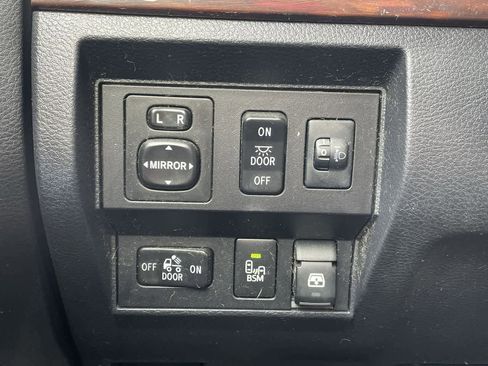 Used 2017 Toyota Tundra Limited image 30