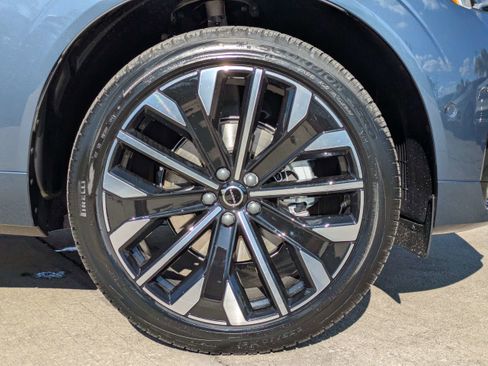 New 2026 Volvo XC60 B5 Ultra w/ Protection Package Premier image 11
