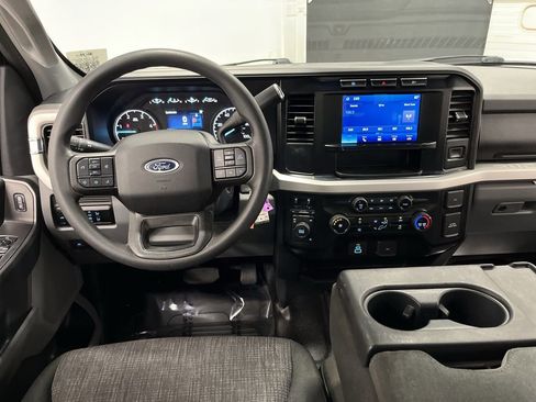 Used 2023 Ford F350 XLT image 5