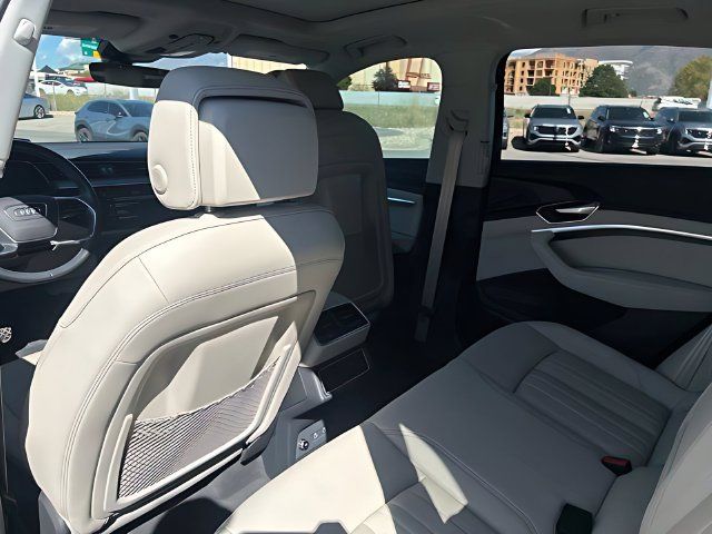 Used 2024 Audi Q8 e-tron Premium Plus AWD/4WD image 19