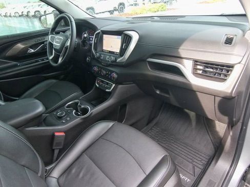Used 2024 GMC Terrain SLT w/ Infotainment Package II AWD/4WD image 21