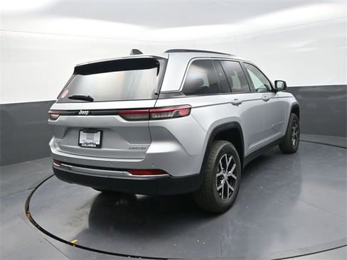 New 2025 Jeep Grand Cherokee Limited image 7