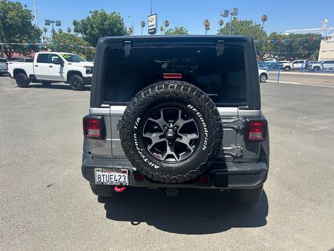 Used 2018 Jeep Wrangler Unlimited Rubicon AWD/4WD image 4