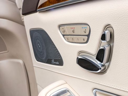 Used 2015 Mercedes-Benz S 550 Sedan w/ Sport Package w/ Sport Package image 48