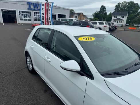 Used 2016 Volkswagen Golf S FWD image 10