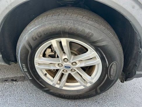 Used 2021 Ford Explorer XLT w/ Equipment Group 202A AWD/4WD image 57