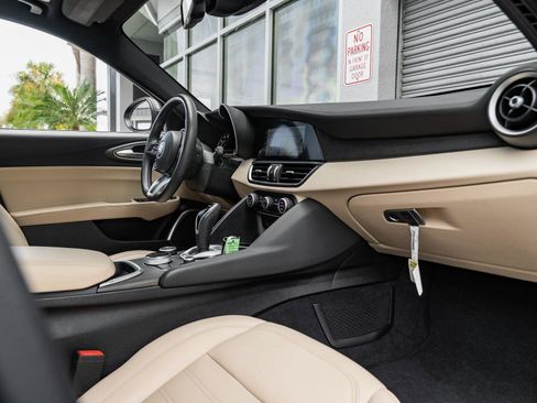 Used 2023 Alfa Romeo Giulia Lusso w/ Quick Order Package 22Z Lusso image 2