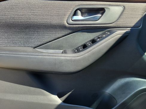 Certified 2022 Nissan Rogue SV AWD/4WD image 16