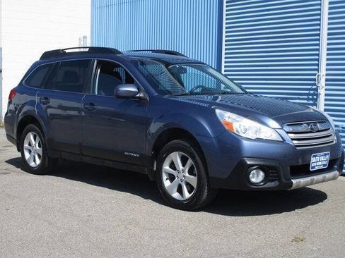 Used 2013 Subaru Outback 3.6R Limited w/ Moonroof Pkg AWD/4WD image 1