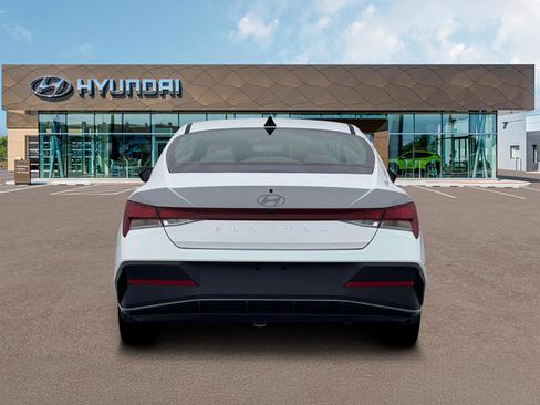 New 2026 Hyundai Elantra SE FWD image 6