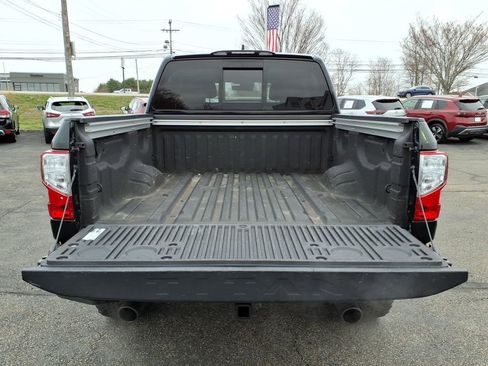 Used 2023 Nissan Titan SV w/ SV Convenience Package AWD/4WD image 12
