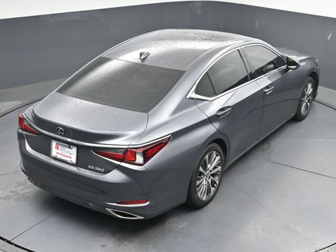 Used 2019 Lexus ES 350 Luxury w/ Accessory Package 2 image 35