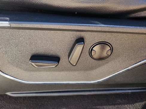 Used 2022 Ford F150 Lariat w/ Equipment Group 501A Mid image 13