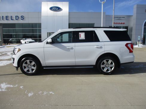 Used 2019 Ford Expedition XLT w/ Equipment Group 202A image 2