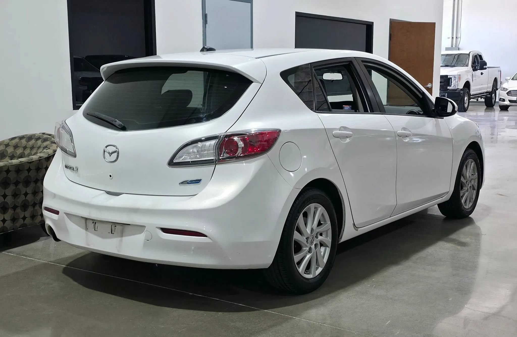 Used 2012 MAZDA MAZDA3 i Grand Touring w/ Tech Pkg FWD image 3