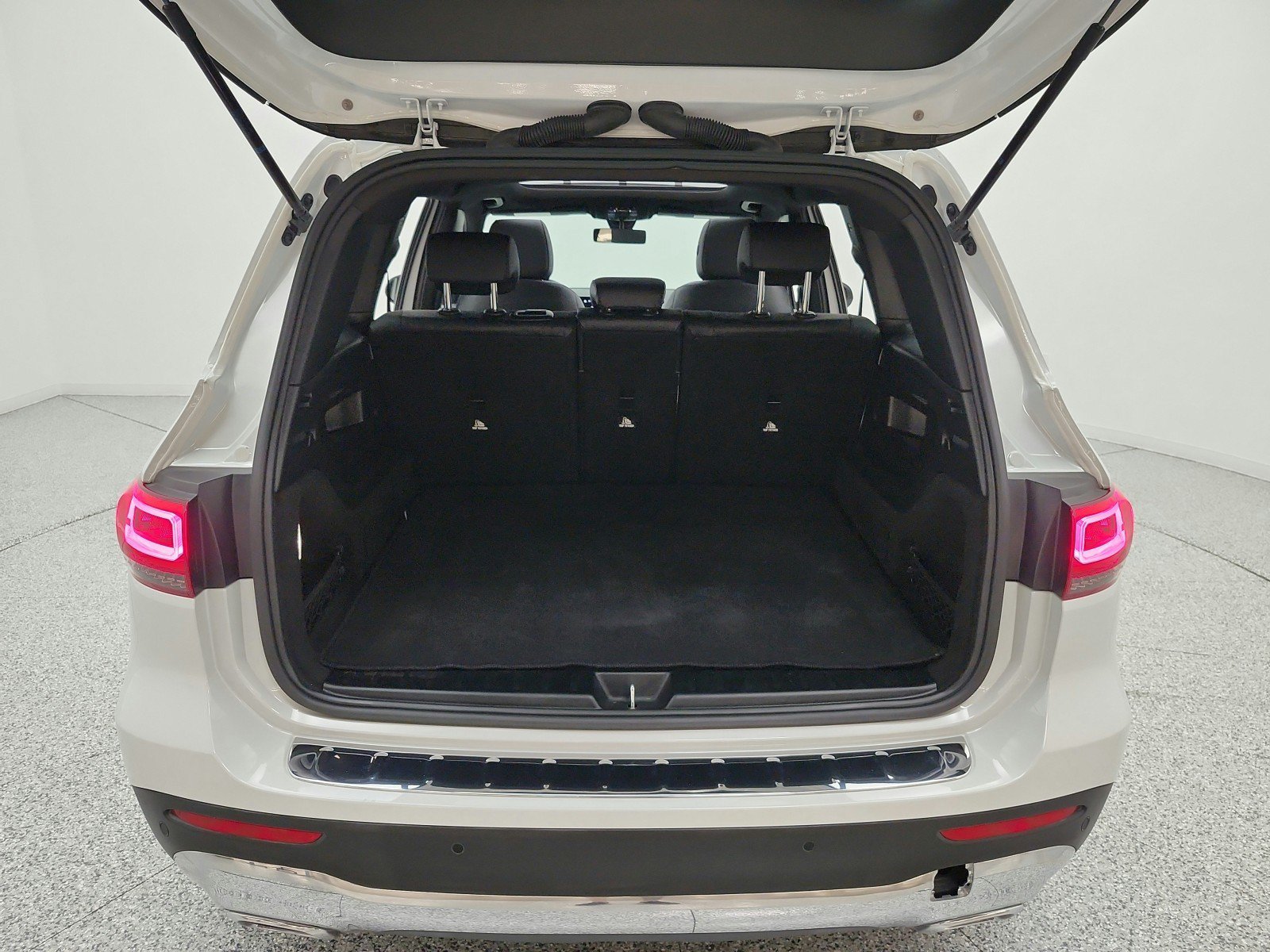 Used 2022 Mercedes-Benz GLB 250 image 19