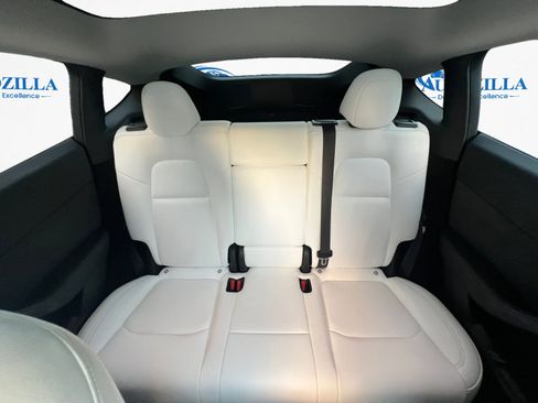 Used 2024 Tesla Model Y Long Range image 10