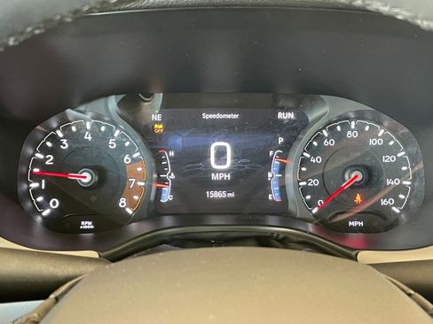 Used 2025 Jeep Compass Limited image 40