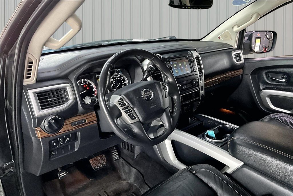Used 2017 Nissan Titan SL AWD/4WD image 17