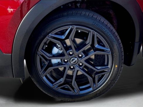 New 2025 Nissan Kicks SR w/ Illumination Package image 15