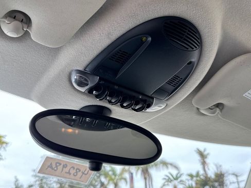 Used 2011 MINI Cooper Hardtop image 17