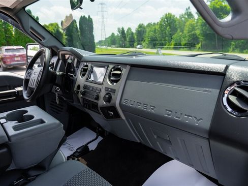 Used 2015 Ford F250 XLT AWD/4WD image 18