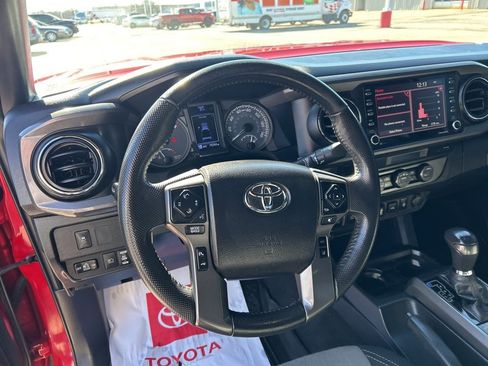 Used 2021 Toyota Tacoma TRD Off-Road image 12