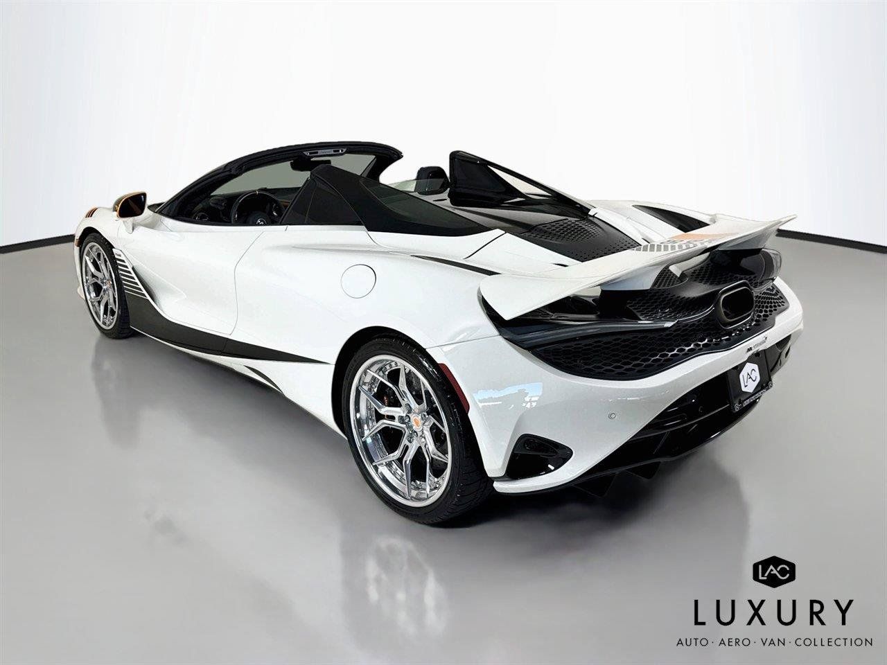 Used 2024 McLaren 750S Spider RWD image 8