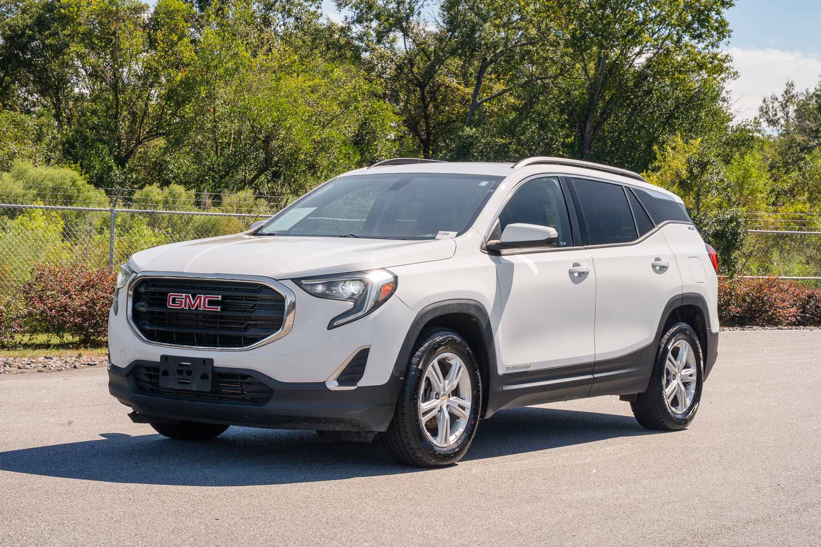 Used 2019 GMC Terrain SLE w/ Driver Convenience Package AWD/4WD image 3