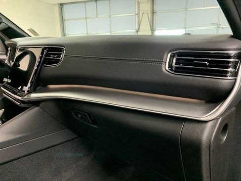 Certified 2025 Jeep Wagoneer Series II AWD/4WD image 13