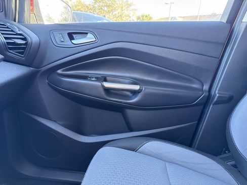 Used 2017 Ford Escape SE w/ Equipment Group 201A image 30