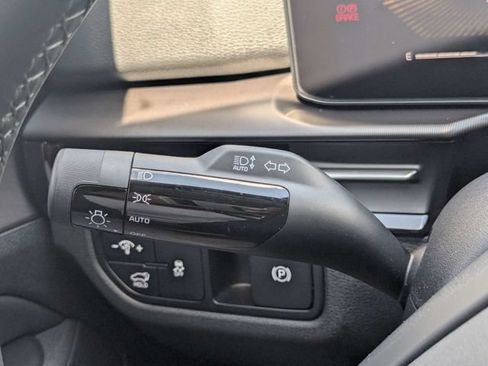 Used 2026 Kia Sportage EX FWD image 27