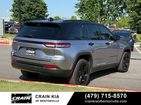 Used 2023 Jeep Grand Cherokee Limited w/ Luxury Tech Group II AWD/4WD image 7