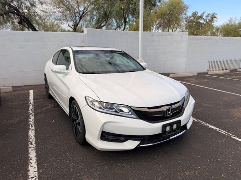 Used 2017 Honda Accord EX image 4