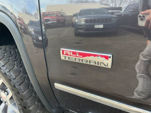 Used 2015 GMC Sierra 1500 SLE image 27