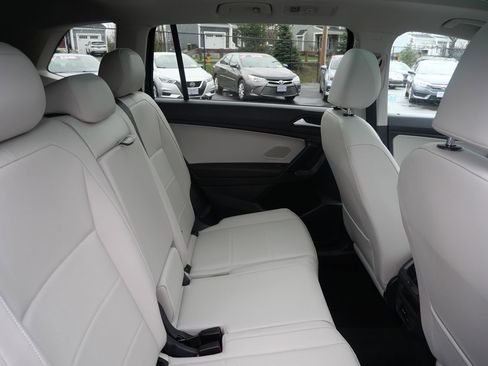 Used 2018 Volkswagen Tiguan SEL image 26