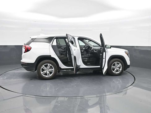 Used 2024 GMC Terrain SLE AWD/4WD image 45