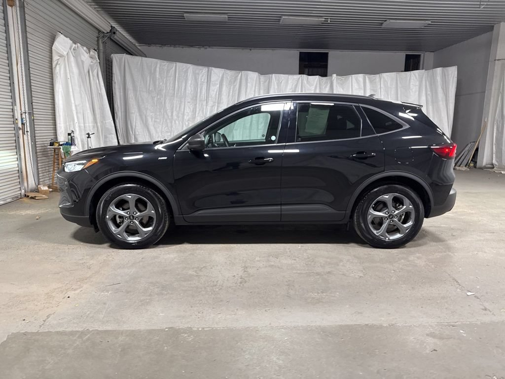 Used 2025 Ford Escape ST-Line FWD image 4
