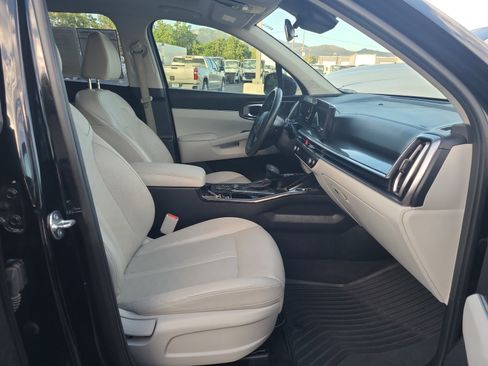 Used 2025 Kia Sorento S w/ Panoramic Sunroof Package FWD image 29