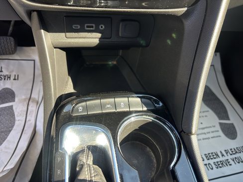 Certified 2021 Buick Encore GX Preferred image 17