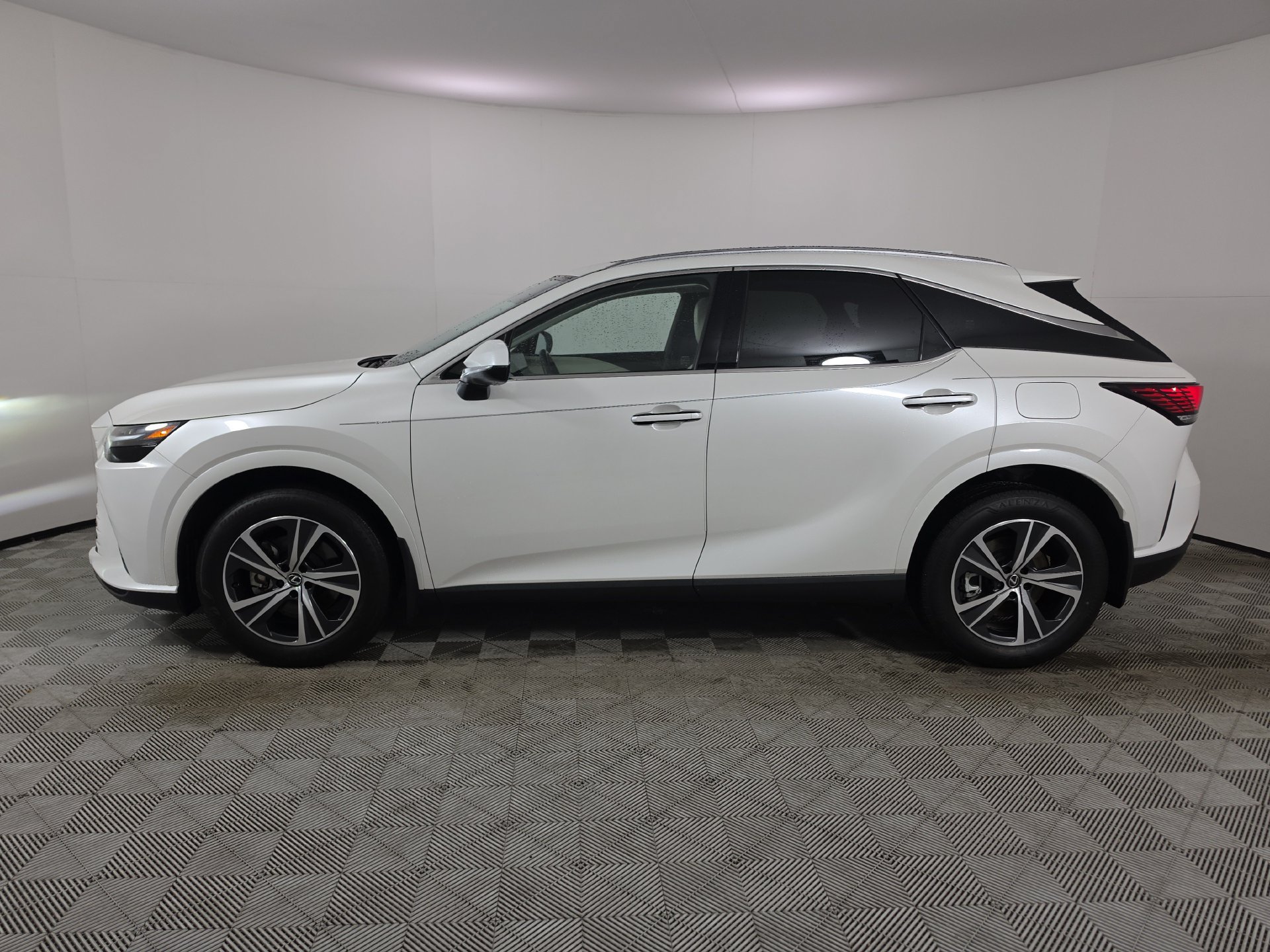 Used 2024 Lexus RX 350 Premium w/ Cold Area Package FWD image 36