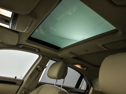 Used 2010 Mercedes-Benz S 550 4MATIC image 19