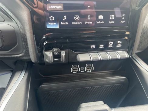 Used 2025 RAM 2500 Big Horn AWD/4WD image 18