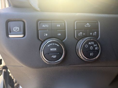 Used 2023 Chevrolet Silverado 1500 RST AWD/4WD image 27