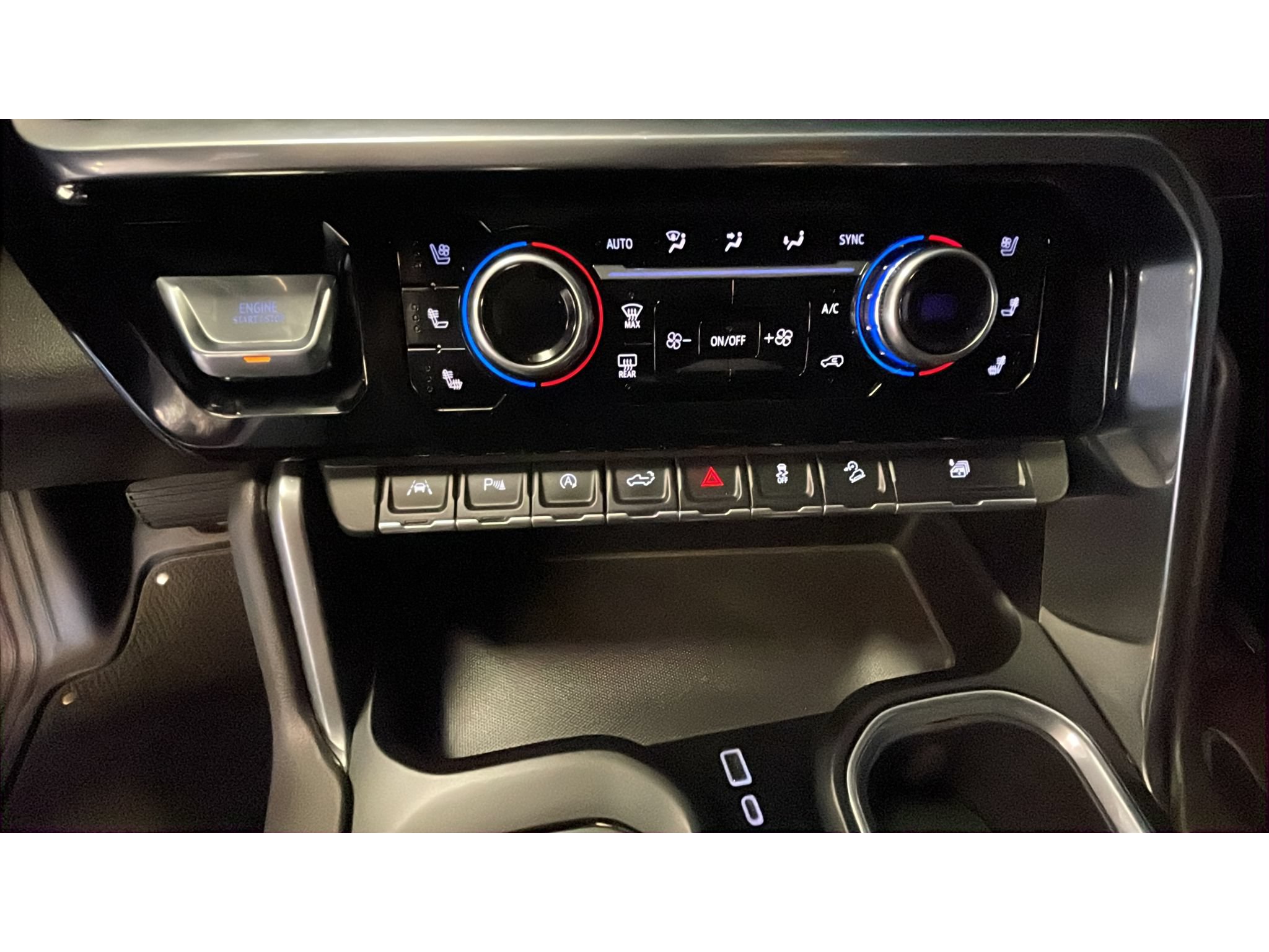 Used 2023 GMC Sierra 1500 Denali w/ Denali Reserve Package AWD/4WD image 13