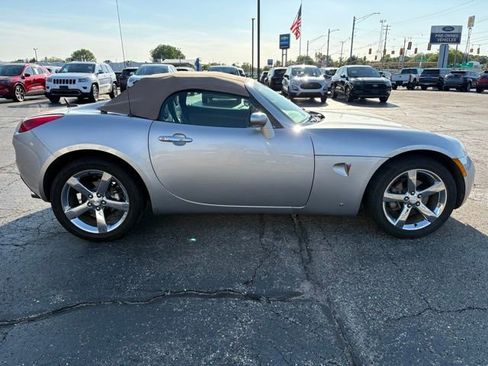Used 2007 Pontiac Solstice Convertible w/ Premium Package RWD image 9