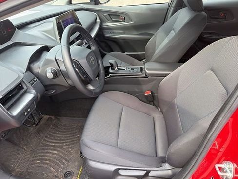 Used 2024 Toyota Prius LE image 4