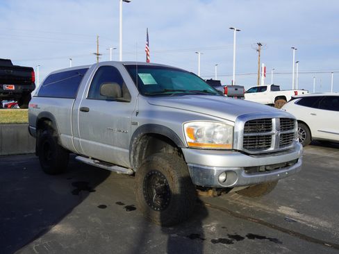 Used 2006 Dodge Ram 1500 Truck SLT image 2